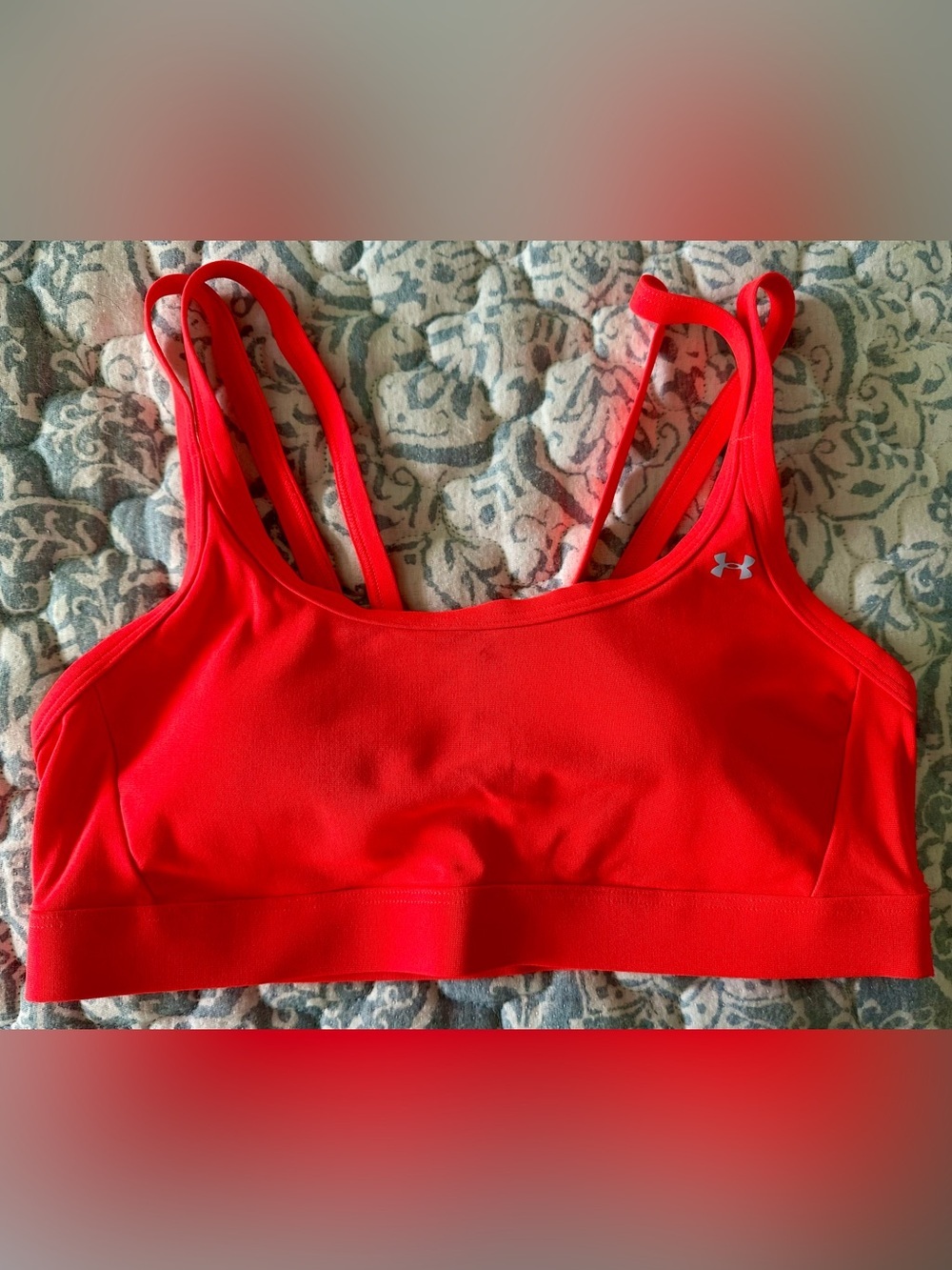Under Armour HeathGearWomen’s Red Strappy Sports Bra M